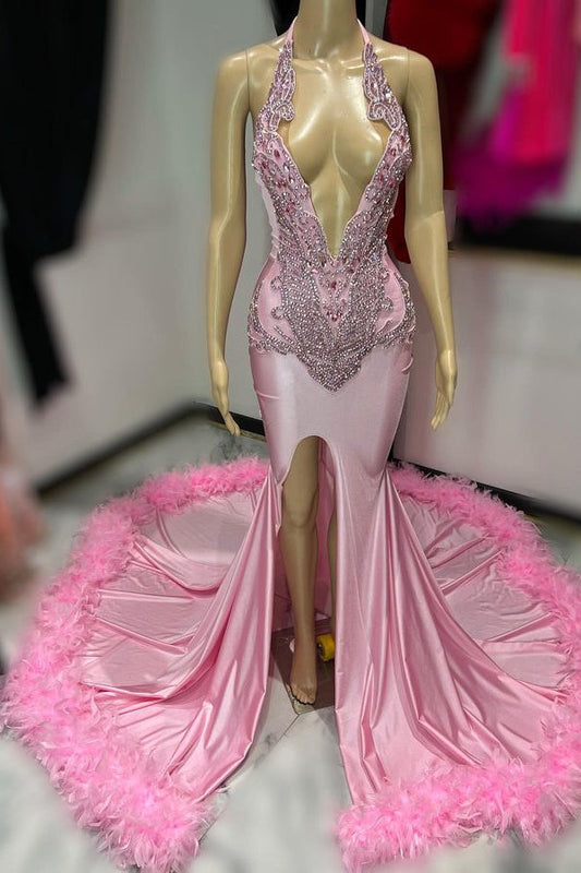 Sexy rosa Ballkleid mit tiefem V-Ausschnitt, Federn, Applikationen und Schlitz