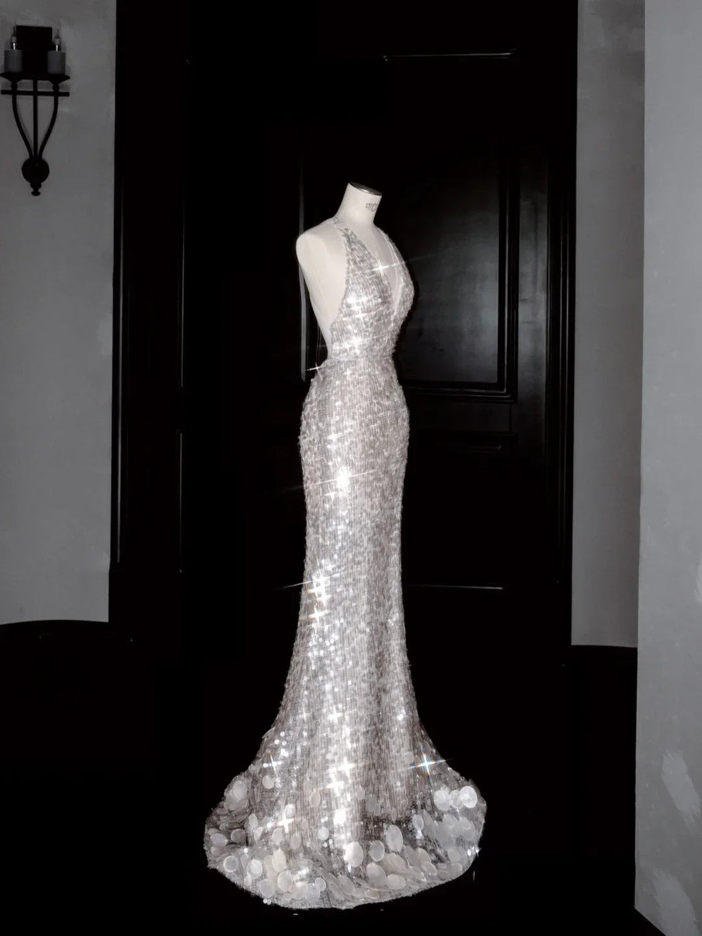Abito da sera sirena senza schienale con scollo a V sexy e paillettes argento Y8680
