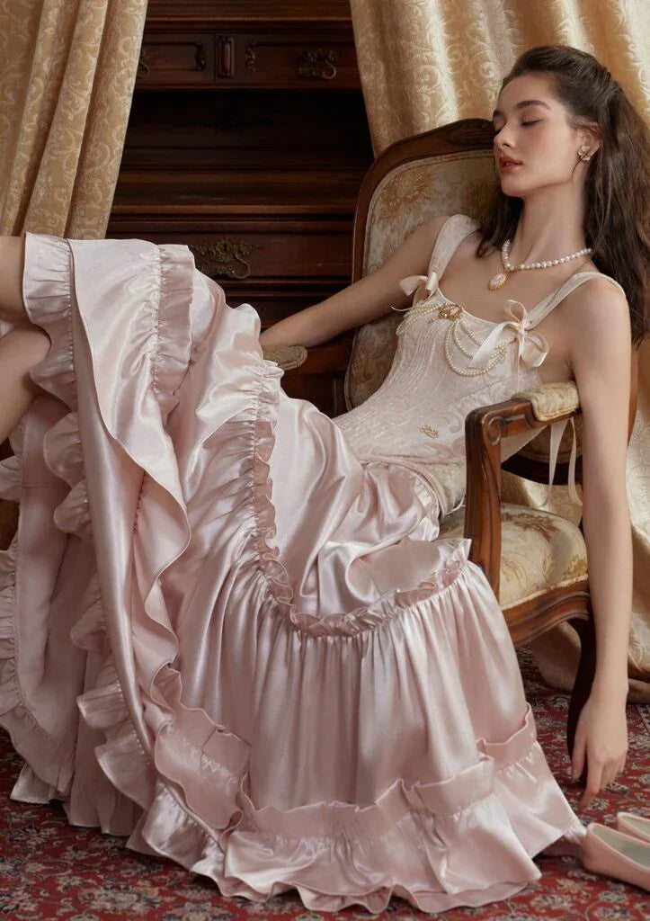 Elegante Abito da Sera Lungo a Linea A con Balze e Perline in Raso Rosa