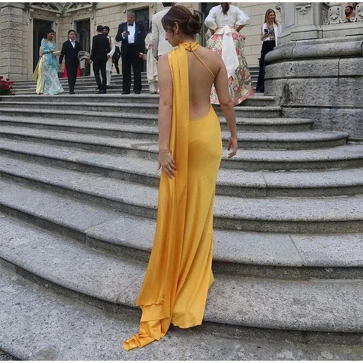 Vestido largo de gala amarillo satinado sin espalda y con hombros descubiertos Vestido de noche Y8466