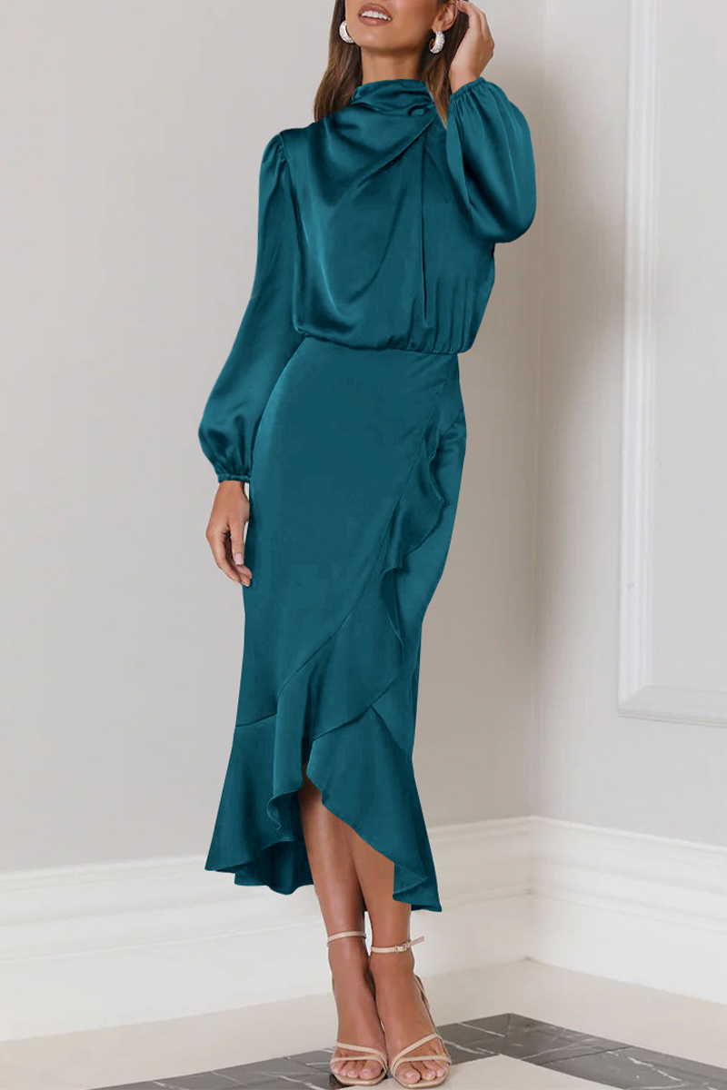 Elegante vestido de noche de cuello alto con volantes lisos 