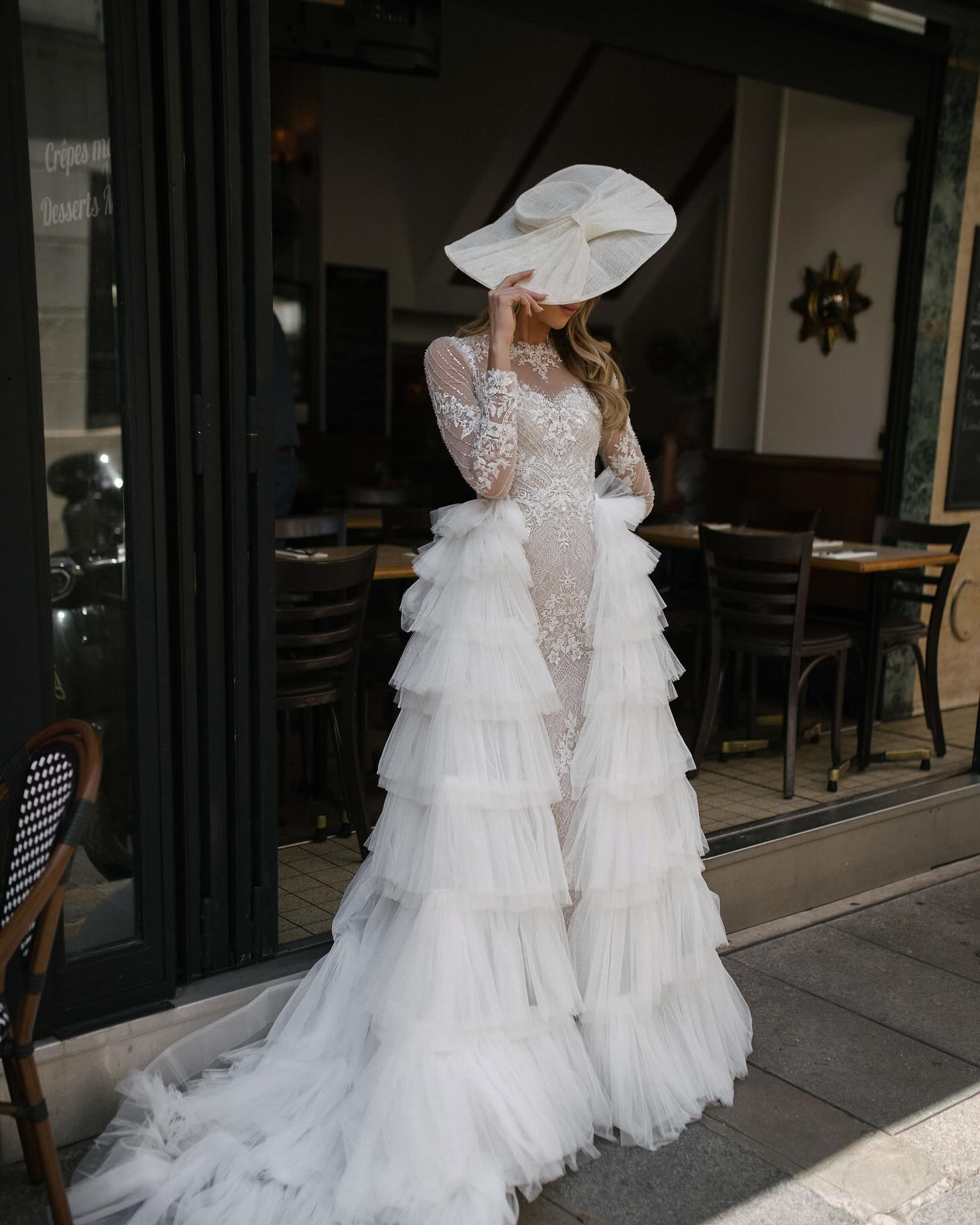 Unmissable White Applique Floor Length Wedding Dress With Lace Bodice