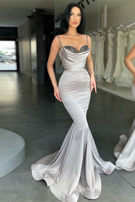 Abito da sera sirena grigio argento con paillettes e spalline sottili