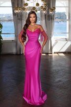 Abito da sera fucsia con spalline sottili, pieghettato, con nappe e paillettes