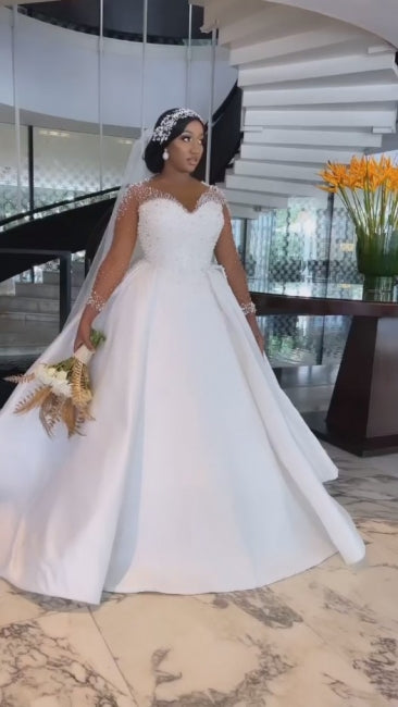 Vestidos de noiva requintados em linha A, comprimento até o chão, manga comprida, renda, decote em V, tule, com miçangas