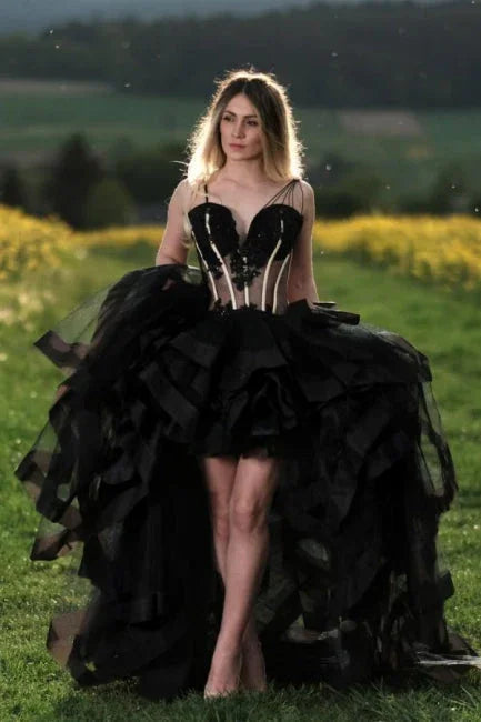 Abito da sera lungo a linea A con scollo a cuore nero, in tulle senza maniche, con pizzo, con orlo asimmetrico