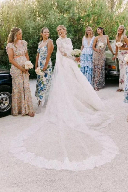 Abito da sposa a linea ad A, maniche lunghe, scollo quadrato, lunghezza fino a terra, in tulle con schiena scoperta e pizzo