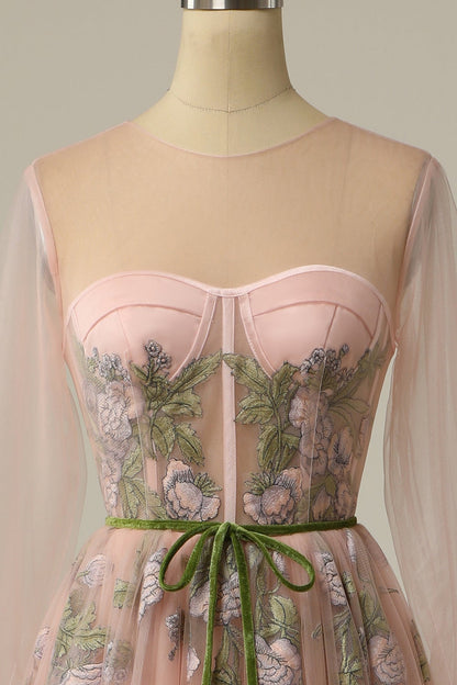 A-Linien-Ballkleid aus Tüll mit U-Ausschnitt und langen Ärmeln und Blumenstickerei