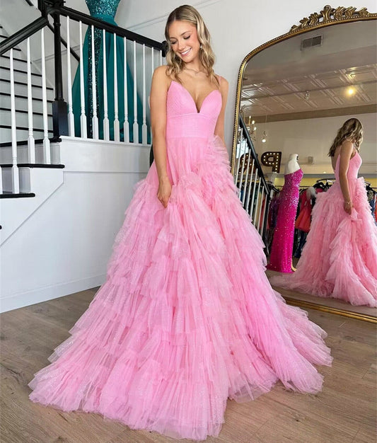 Vestido de fiesta de tul escalonado con tirantes finos y corte en A 