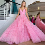 Abito da sera a balze in tulle con spalline sottili a linea ad A