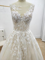 A-Linie Blumenapplikationen Strand Brautkleider Rückenfreies Brautkleid