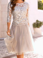 Elegant Knee Length A Line Mother Of The Bride Dress With Scoop Neck