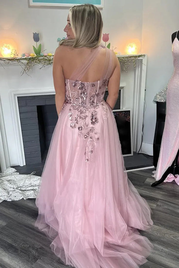 Abito lungo da cerimonia rosa in tulle con applicazioni e spalla unica a linea ad A