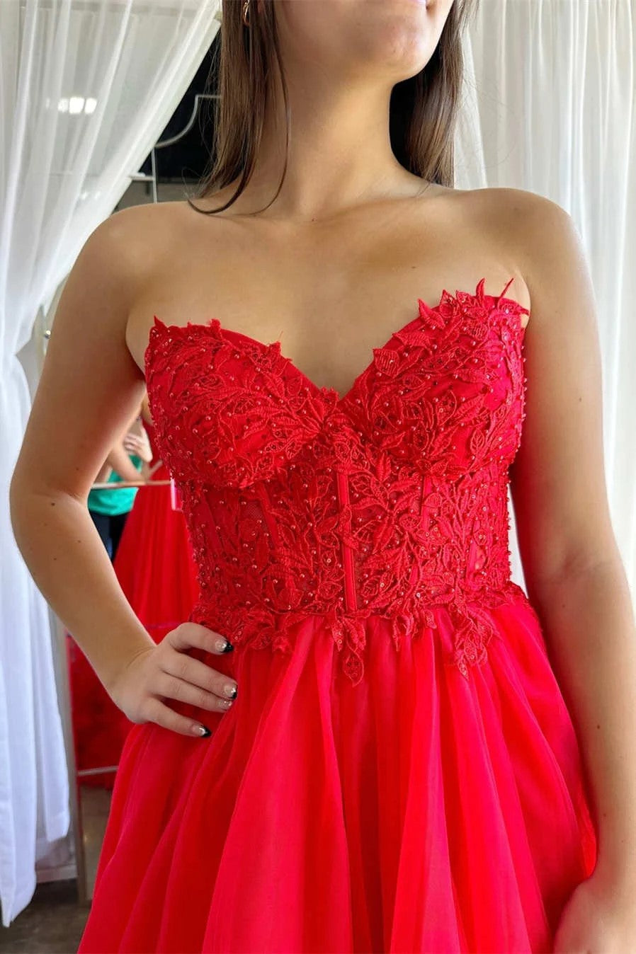 Robe de bal formelle rouge à corset en forme de cœur avec volants et jupe évasée