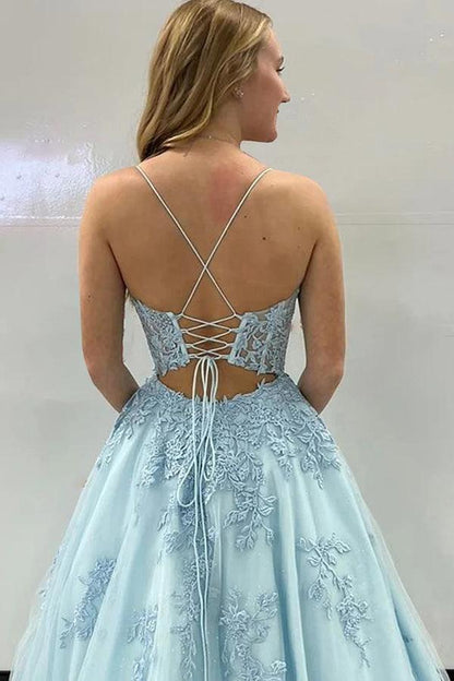 Vestido de fiesta largo con tirantes finos, espalda corsé y apliques en forma de A