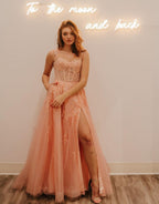 Abito da sera in tulle scintillante con spalline sottili a linea ad A e spacco