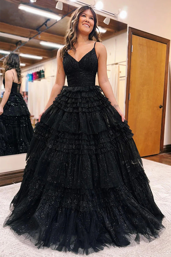 Abito lungo da sera a strati in tulle con spalline sottili a linea ad A e scollo a V