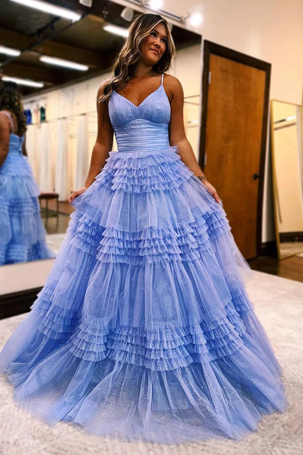 Abito lungo da sera a strati in tulle con spalline sottili a linea ad A e scollo a V
