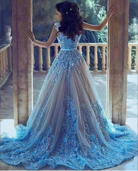 Vestido de novia de tul azul sin mangas, corte A, cola capilla cuadrada