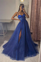 Abito lungo da cerimonia blu reale con scollo a cuore a linea ad A in tulle e pizzo
