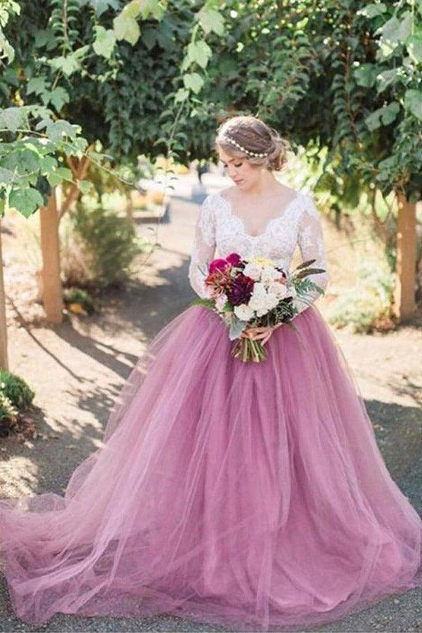 Vestido de novia de tul rosa con escote en V, mangas largas y apliques de encaje