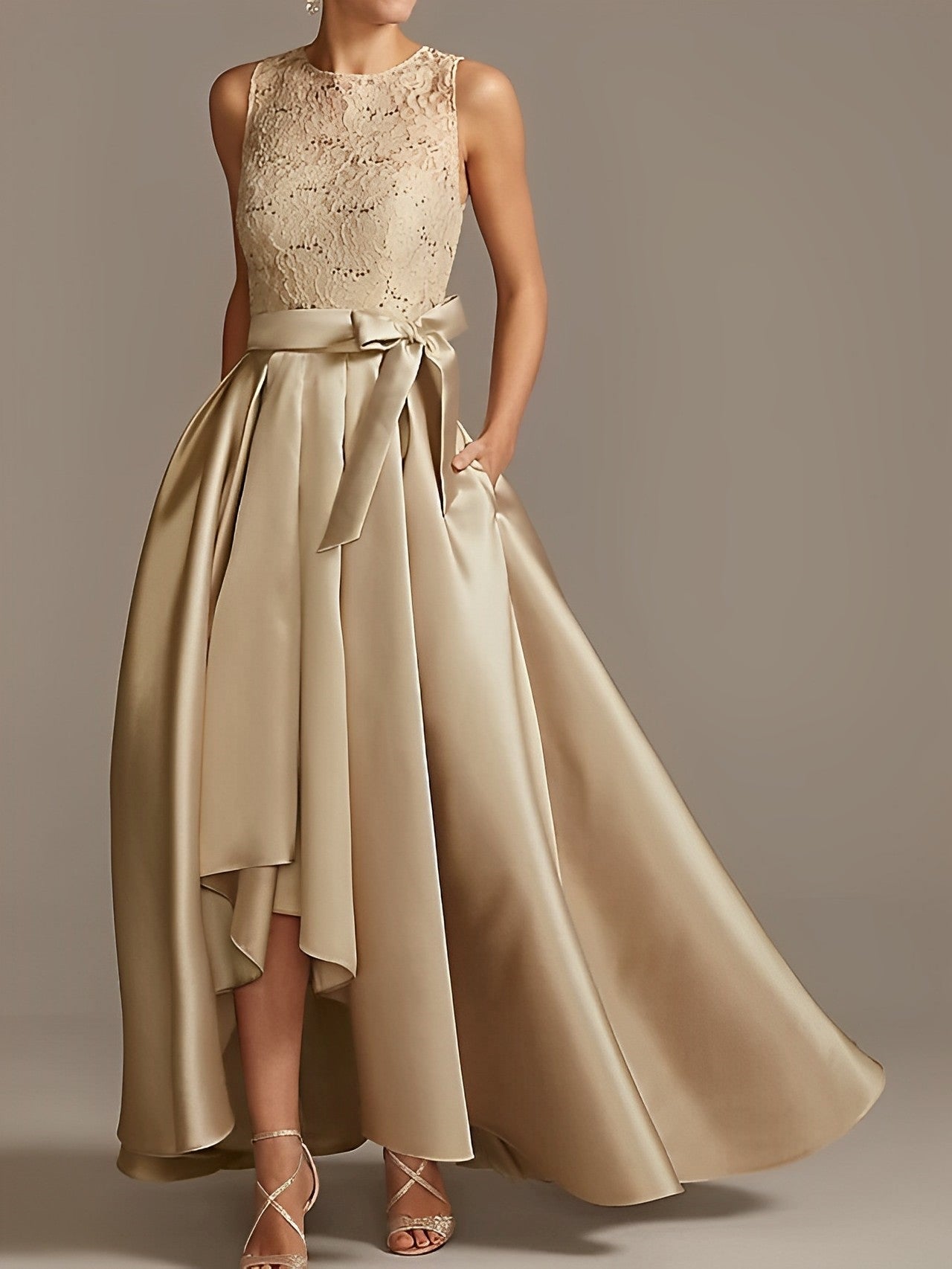 Vestidos de madre de la novia de corte A/princesa, sin mangas, con escote joya y encaje plisado 