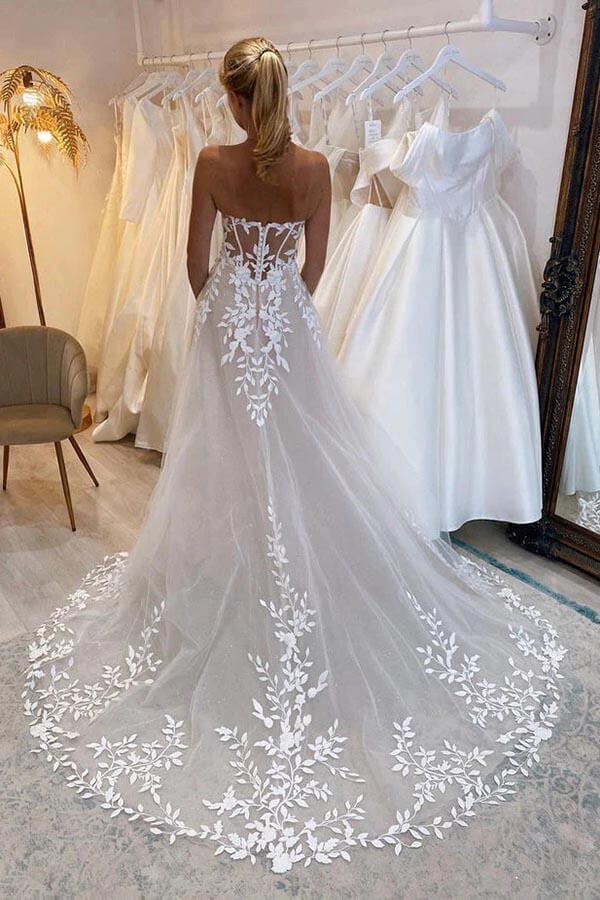 Robes de mariée à ligne A décolletées avec appliques en dentelle robe nuptiale