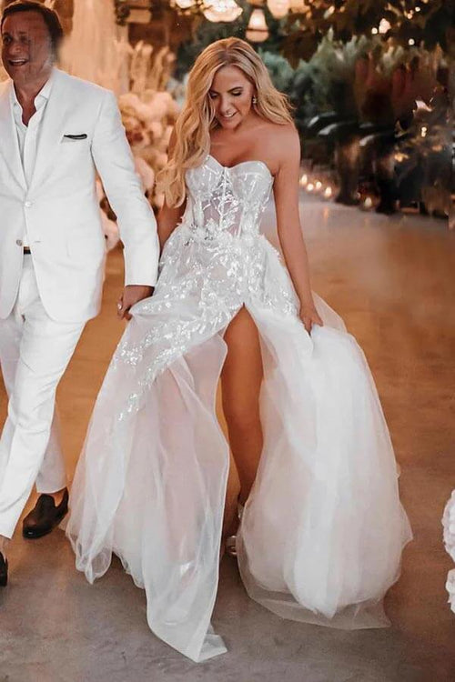 Vestido de Noiva Longo Boémio com Aplicações de Renda em Forma de A e Decote Coração