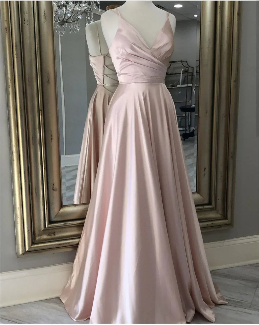 Abito da sera lungo rosa con scollo a V e allacciatura sul retro Y848