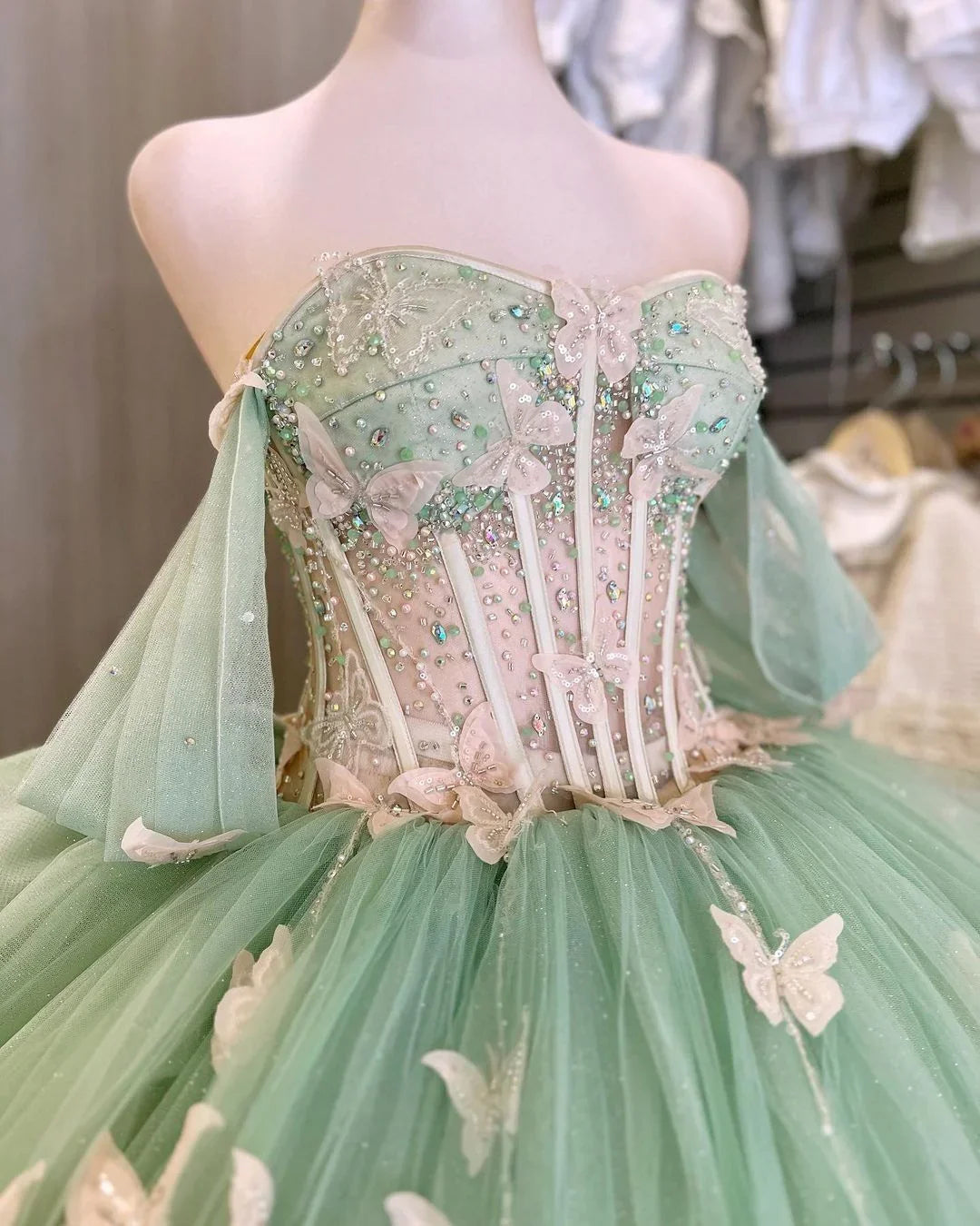 Robe de princesse éblouissante en tulle vert avec papillons, robe de bal, robe de quinzième anniversaire Y5462