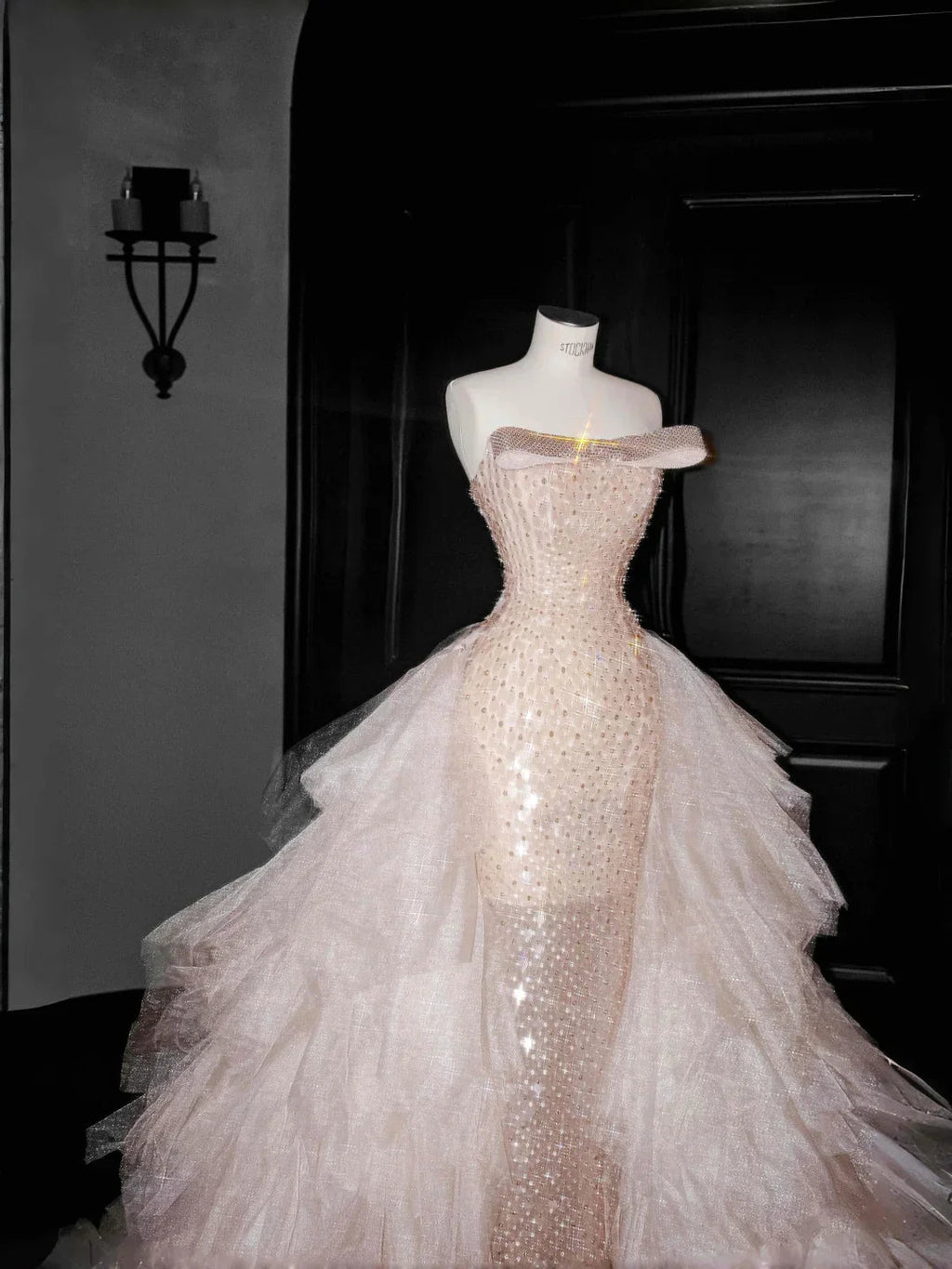 Vestido Longo de Festa e Baile com Bainha Bordada de Lantejoulas em Tule Champanhe Y8658