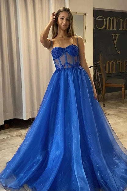 Vestido de fiesta formal de corte A con escote en forma de corazón de tul azul real brillante