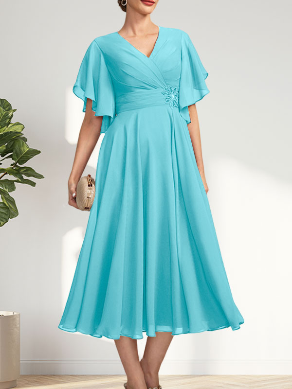 A-Linie, V-Ausschnitt, knielang, Chiffonkleid für die Brautmutter mit plissierten Perlen