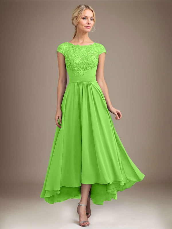 Robe de mère de la mariée en mousseline de soie à dentelle asymétrique illusion en décolleté arrondi et coupe en A avec plis