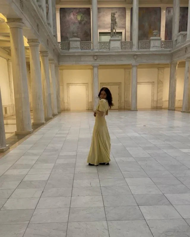 Vestido de Festa Amarelo com Mangas Bufantes, Decote em V, Cetim, Modelo Sereia Y8459