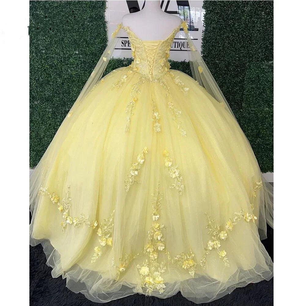 Abiti gialli scintillanti per Quinceañera con spalline sottili e coprispalle, abiti da ballo dolce 15 con fiori 3D e perline Y4050