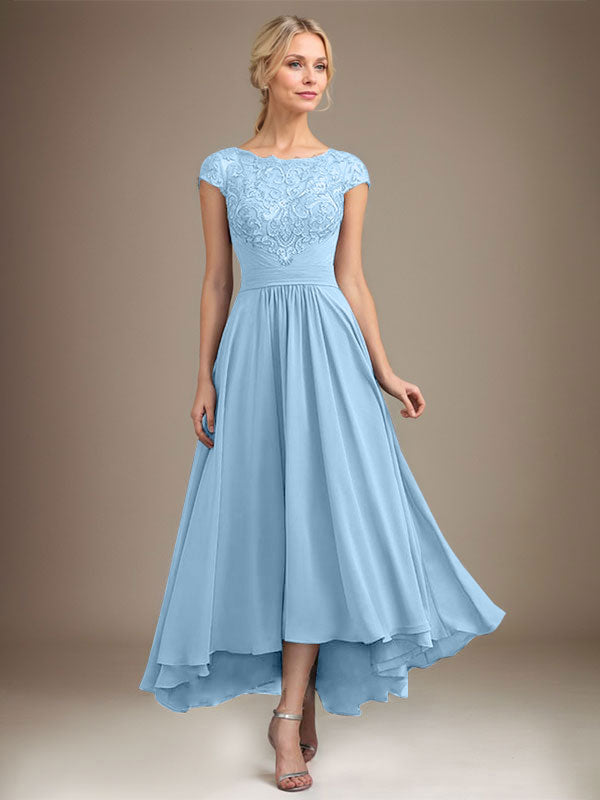 Robe de mère de la mariée en mousseline de soie à dentelle asymétrique illusion en décolleté arrondi et coupe en A avec plis