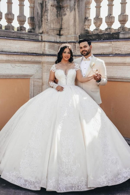 Robe de bal longue jusqu'au sol en satin avec manches longues, appliques, décolleté en cœur, tulle et perles pour mariage