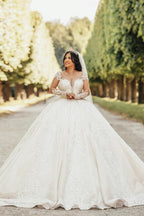 Robe de bal longue jusqu'au sol en satin avec manches longues, appliques, décolleté en cœur, tulle et perles pour mariage