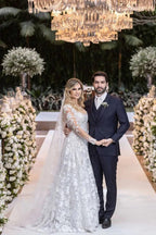 Weißes Ballkleid aus Spitze mit abnehmbaren langen Ärmeln