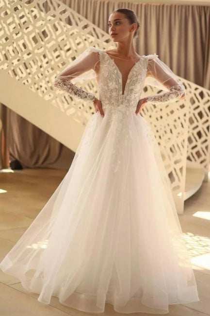 Bellissimo abito da sposa lungo a linea ad A con scollo a V in pizzo e tulle con maniche lunghe