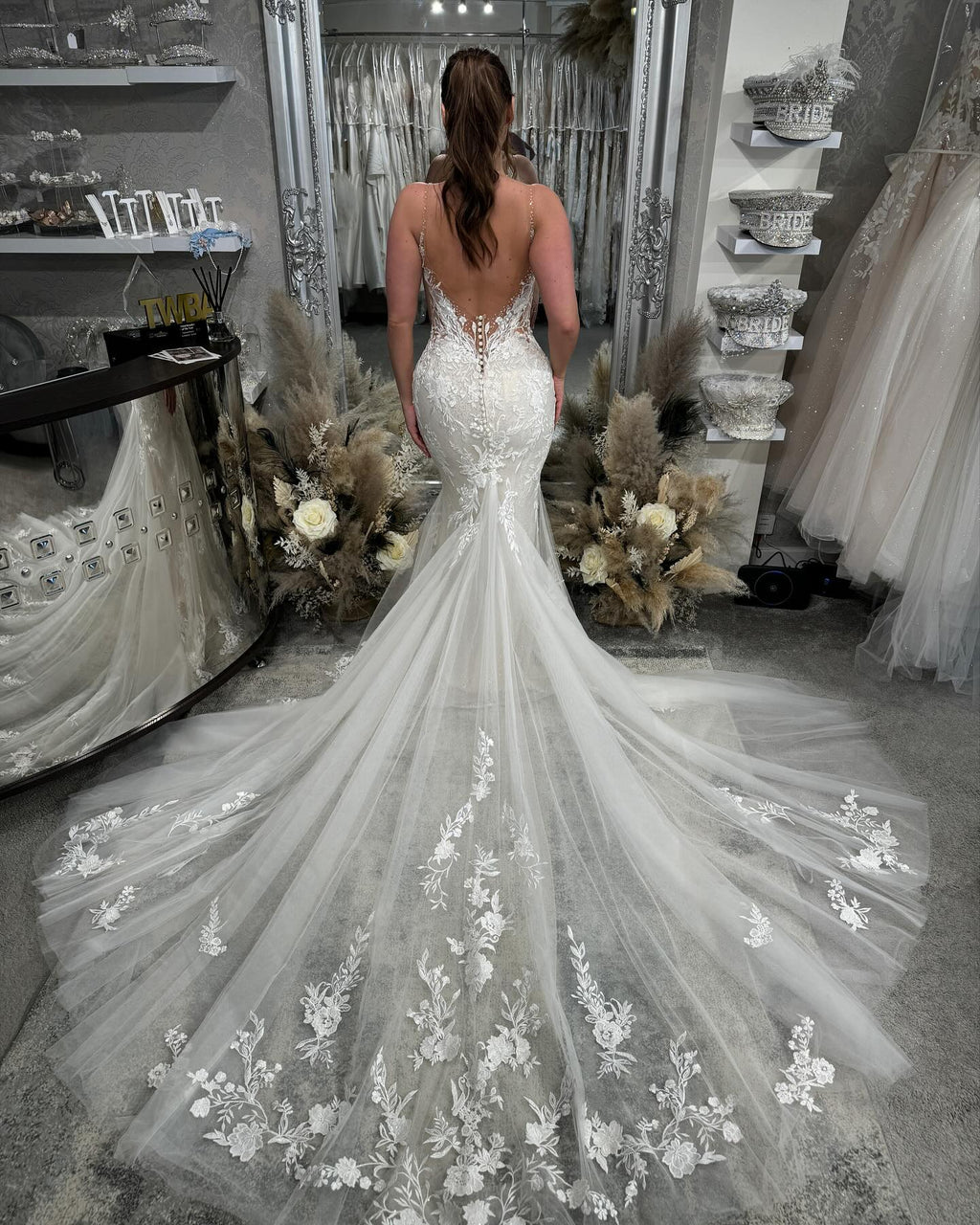 Long Mermaid White Wedding Dress With Lace Spaghetti Straps V Neck