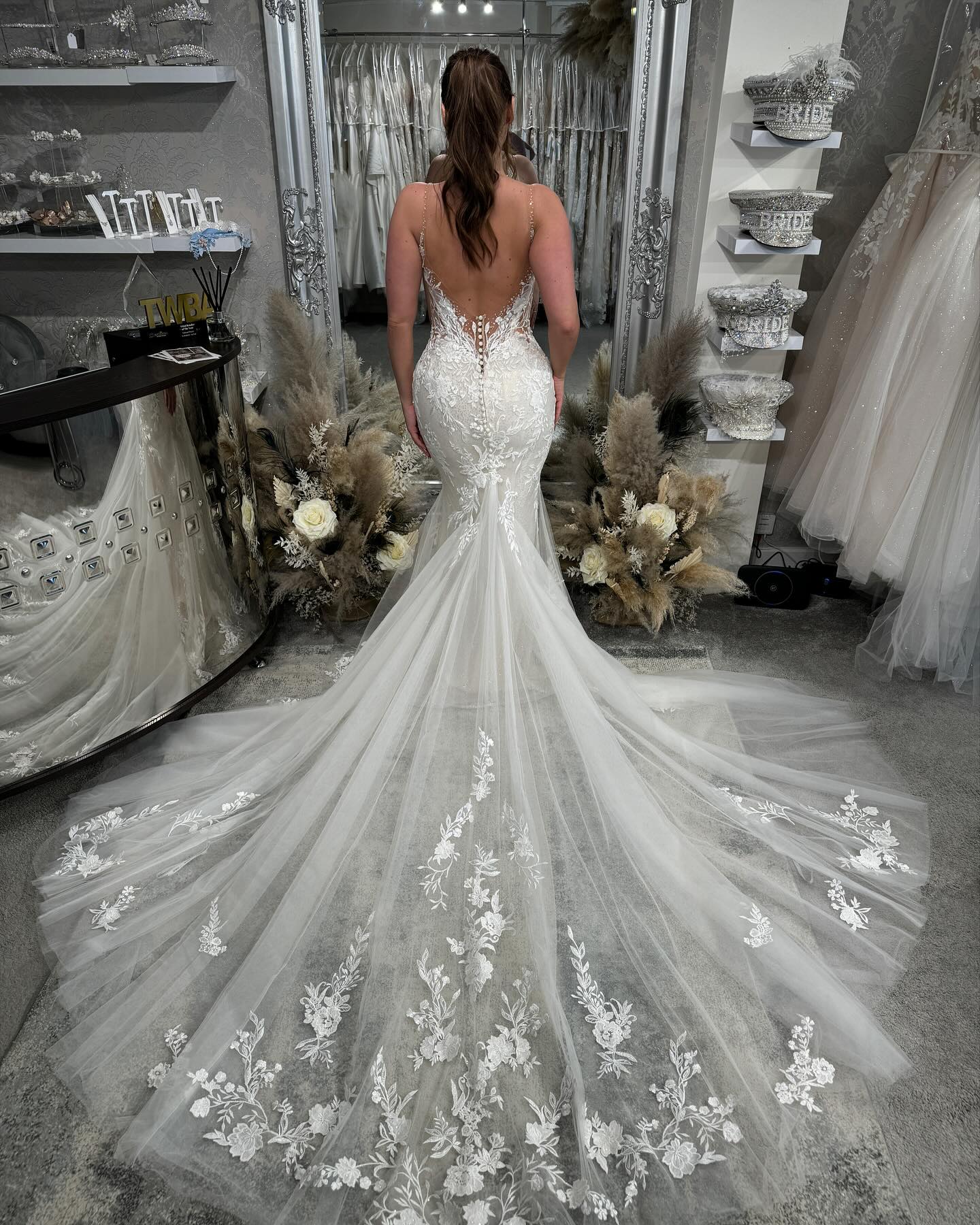 Long Mermaid White Wedding Dress With Lace Spaghetti Straps V Neck