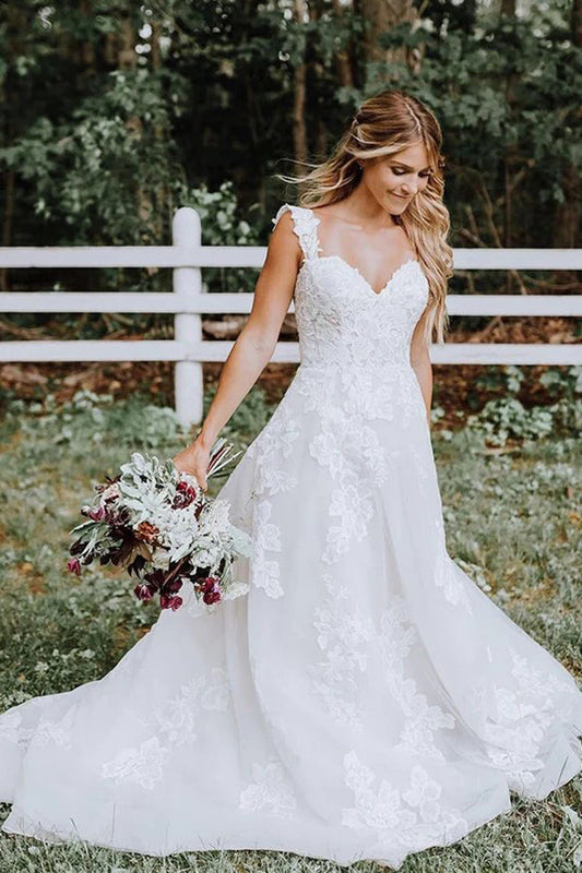 Wunderschönes A-Linien-Brautkleid aus Spitze und Tüll mit V-Ausschnitt im Waldstil