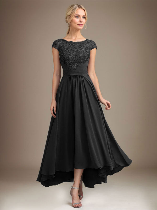 Robe de mère de la mariée en mousseline de soie à dentelle asymétrique illusion en décolleté arrondi et coupe en A avec plis