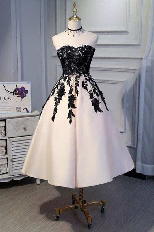 Schwarze Spitze A-Linie Satin Sweetheart Homecoming Kleider, kurzes Ballkleid