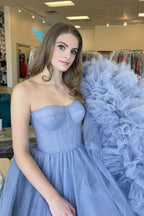 Abiti lunghi formali in tulle blu senza spalline SYP168