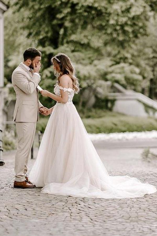 Vestido de novia bohemio de corte A con hombros descubiertos y corte champán