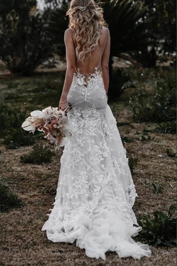 Robe de mariée sirène bohème avec appliques florales et décolleté plongeant en V