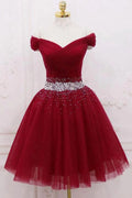 Burgunderrotes schulterfreies Tüll-Heimkehrkleid, kurzes Partykleid